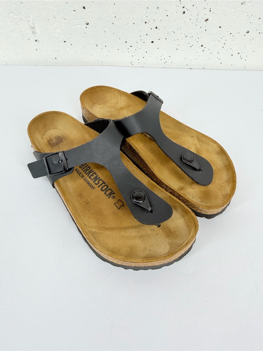 Birkenstock Women’s size 38 / 7 Gizeh Black Thong Sandals - Picture 12 of 13